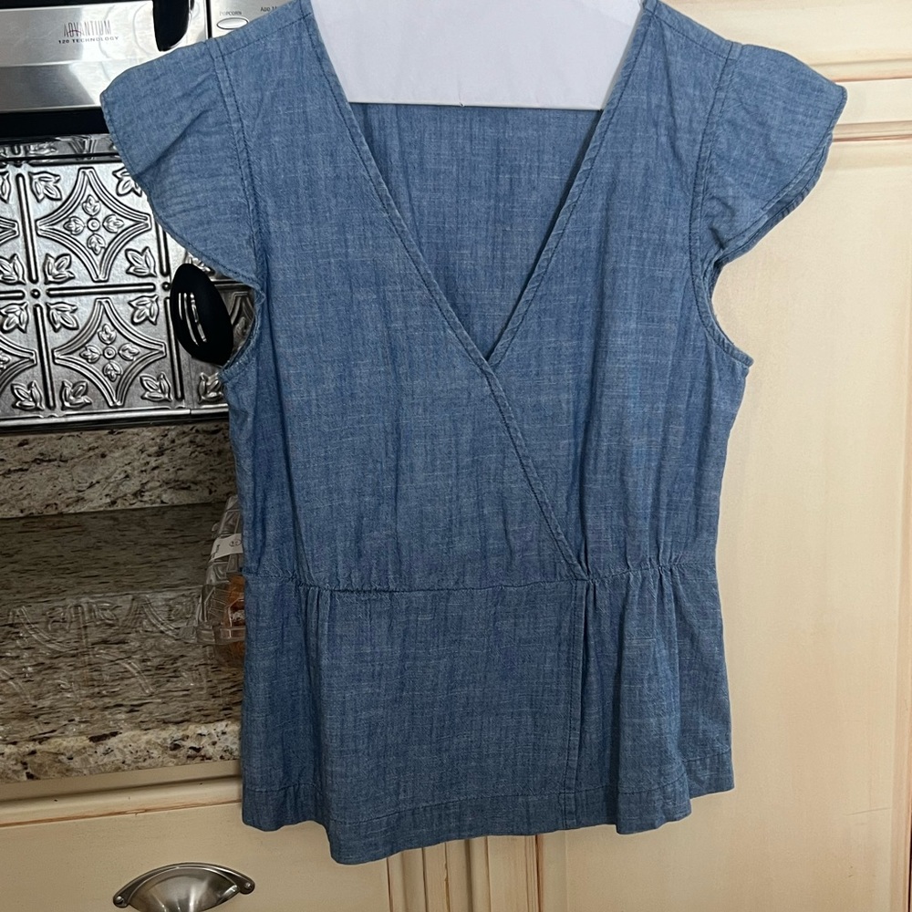 J. Crew top size 2. Super cute.
